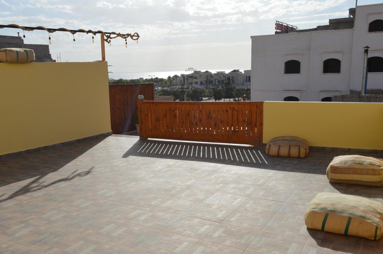 Sunset Surfhouse Morocco Vandrerhjem Tamraght Eksteriør bilde